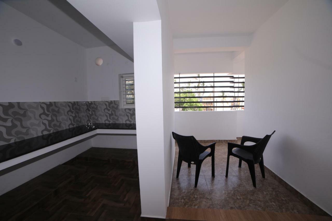 The Base Inn Pondicherry Esterno foto